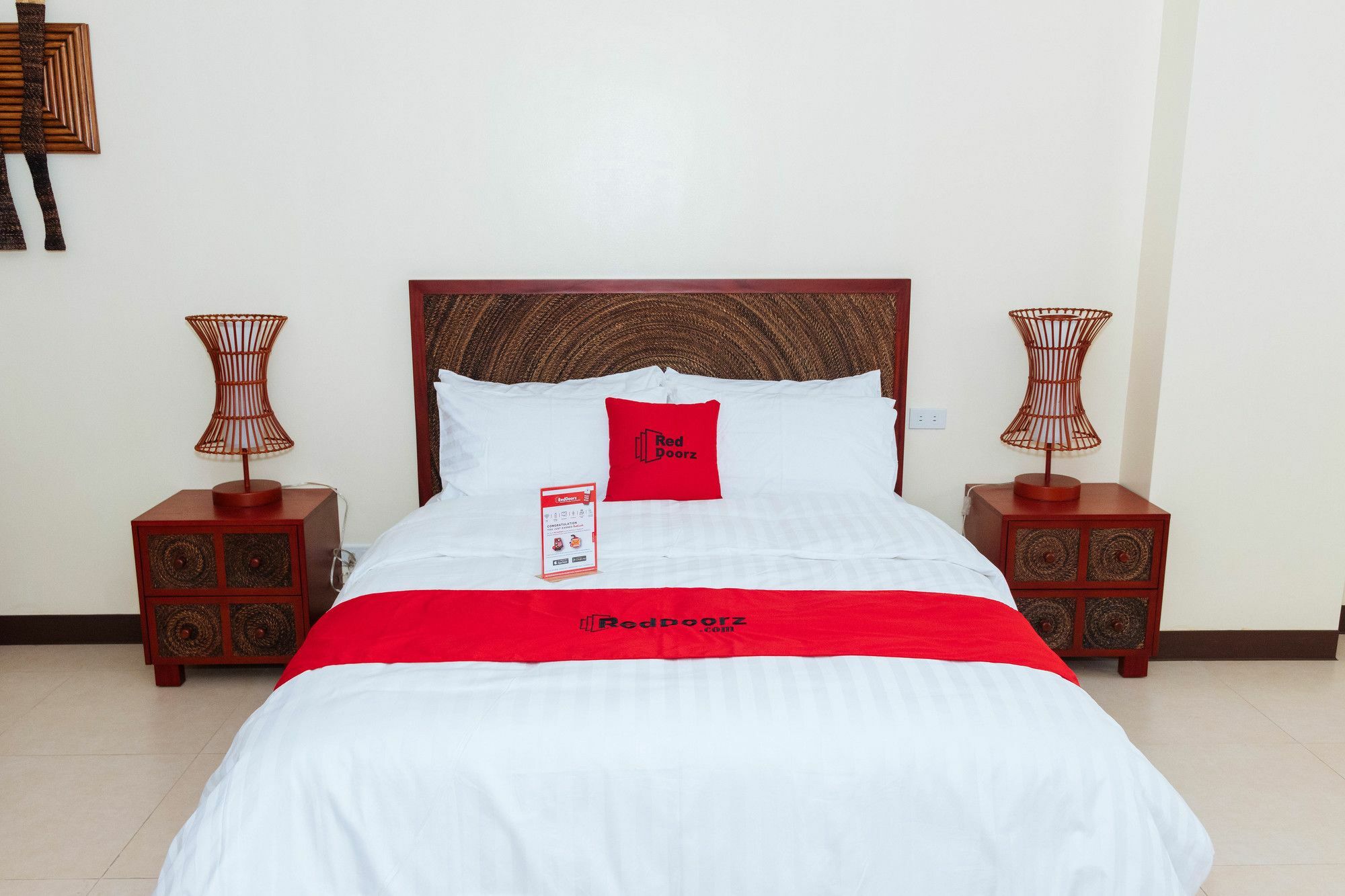 Отель Reddoorz Premium @ Sampaloc Makati Макати Экстерьер фото